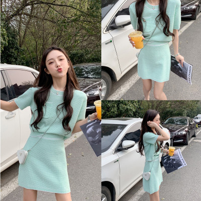 Qian Fu's knitting suit short sleeve T-shirt with high waist and buttocks