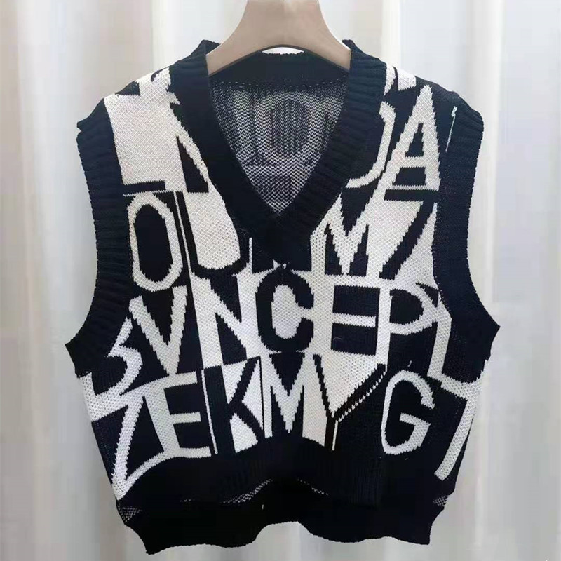 Korean collar waistcoat women's new spring style, loose fitting and sleeveless letter knitted vest