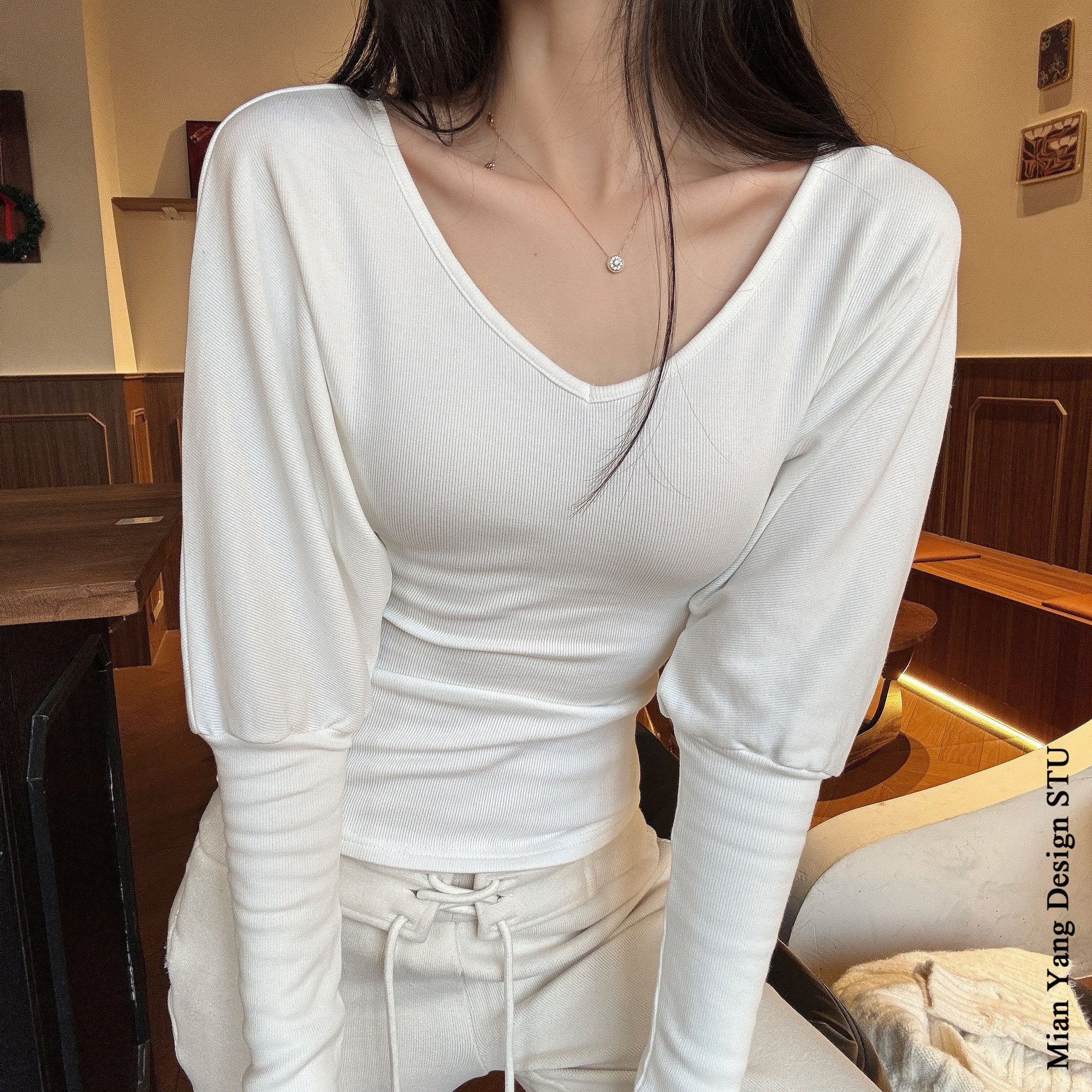 棉洋美式深v蝙蝠袖收腰显瘦针织T恤女 纯欲复古束袖磨毛性感上衣,女装/女士精品,T恤,淘宝优惠券,粉丝福利购,淘宝优惠卷