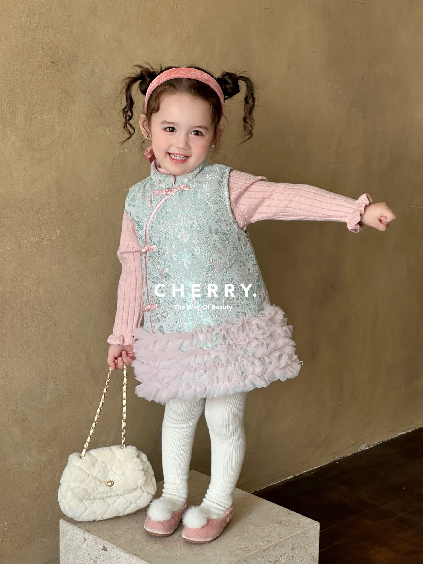 樱桃女童25新中式夹棉年服加厚保暖牛仔亮片蕾丝纱裙旗袍裙6628