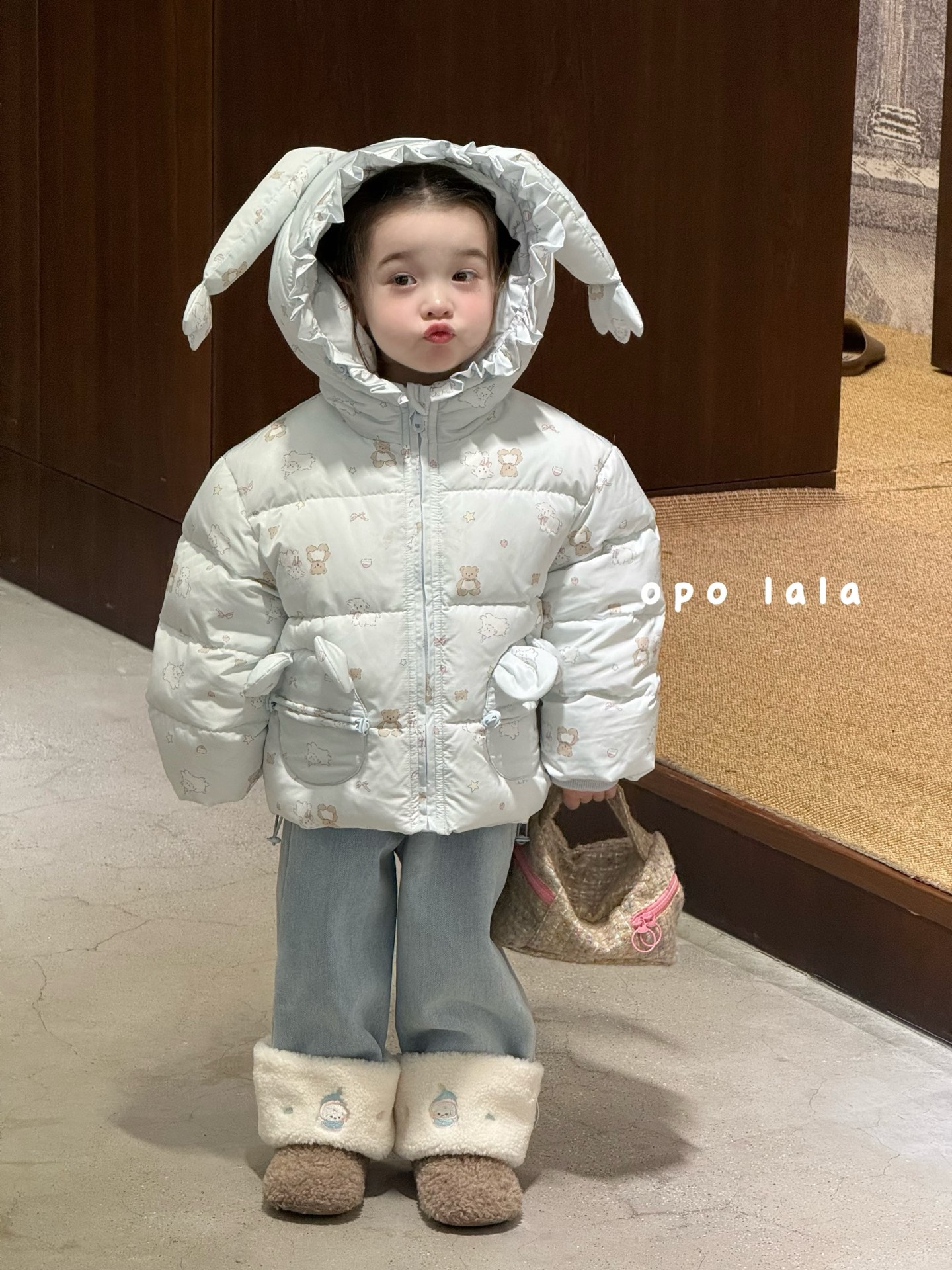现Opolala女童羽绒服25秋冬新可爱小兔耳朵连帽外套羽绒服7030