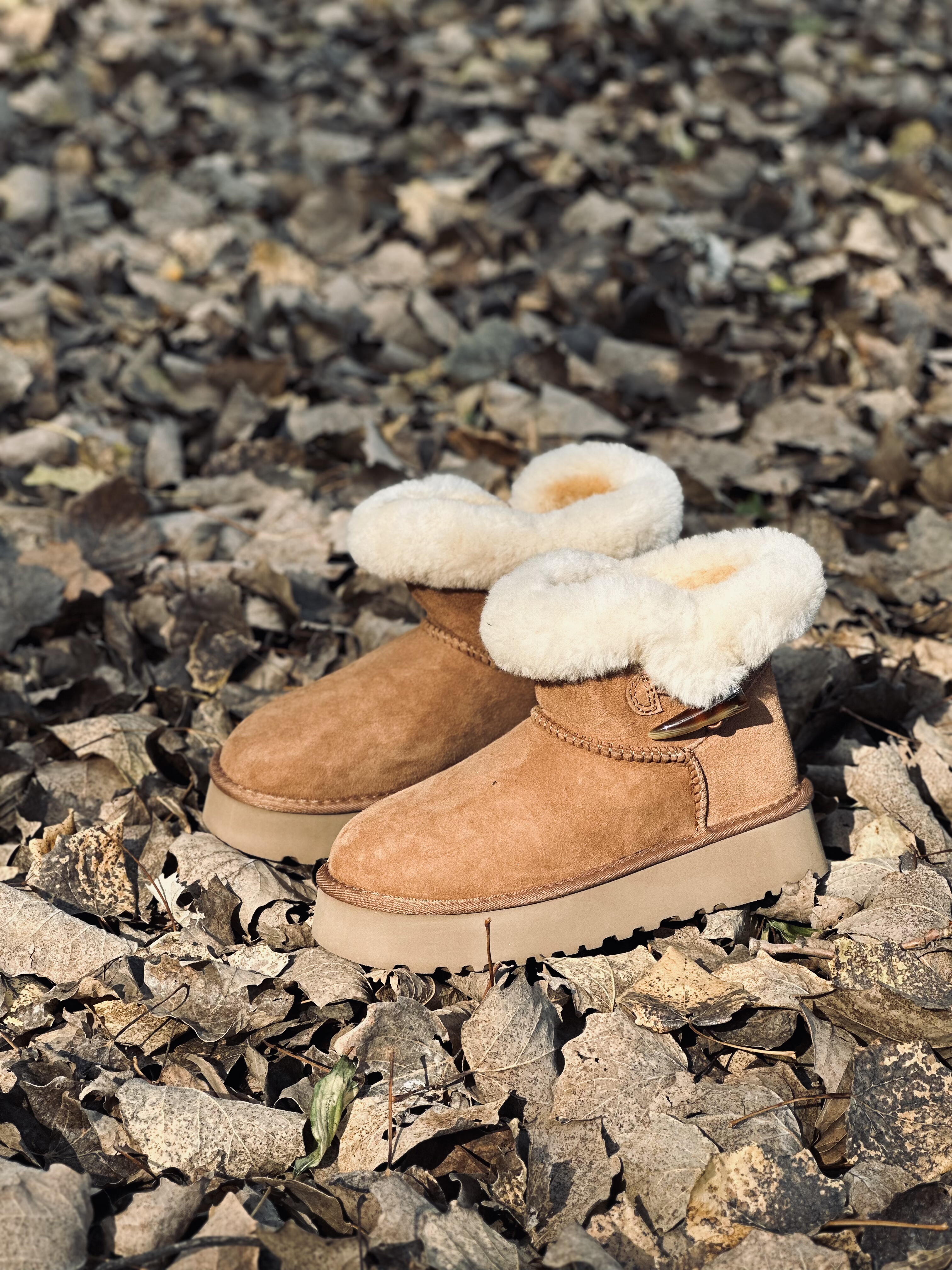 苏与羊皮毛一体雪地靴女款