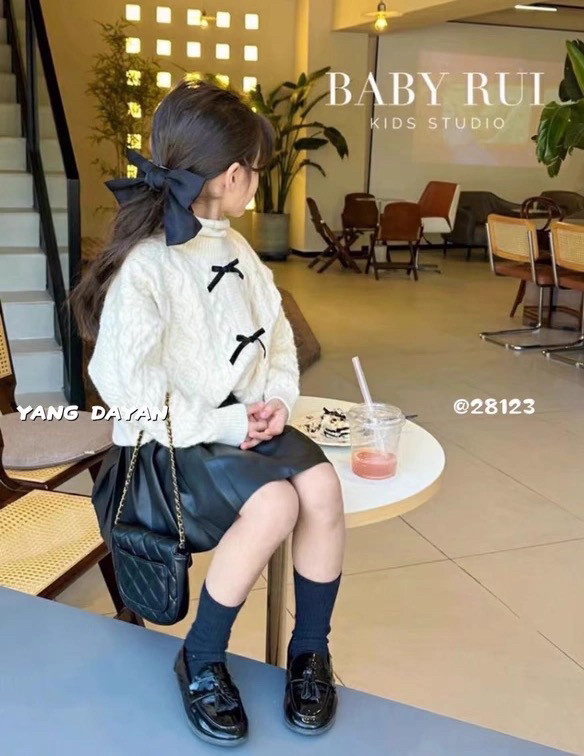 女童秋季新款蝴蝶结麻花辫杏色毛衣高领假两件套头上衣女孩小香风