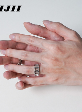 【链界LIJII】罗马数字无限循环镂空高级小众钛钢抛光男女戒指