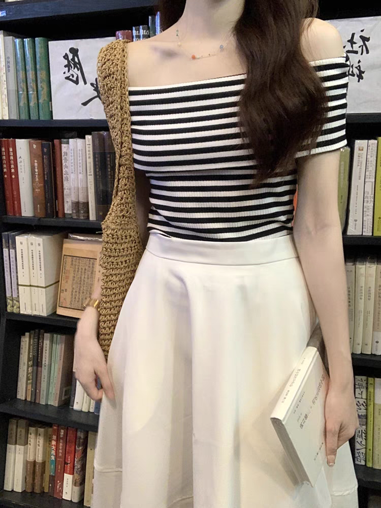 一字肩条纹短袖T恤女夏季2025年新款设计感小众修身显瘦短款上衣