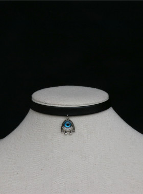 手作黑软PU皮项圈眼球吊坠choker