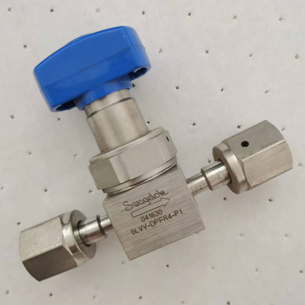 世伟洛克Swagelok手动隔膜阀6LVV-DPFR4-P1母头6LVV-DPRVR4-P1公