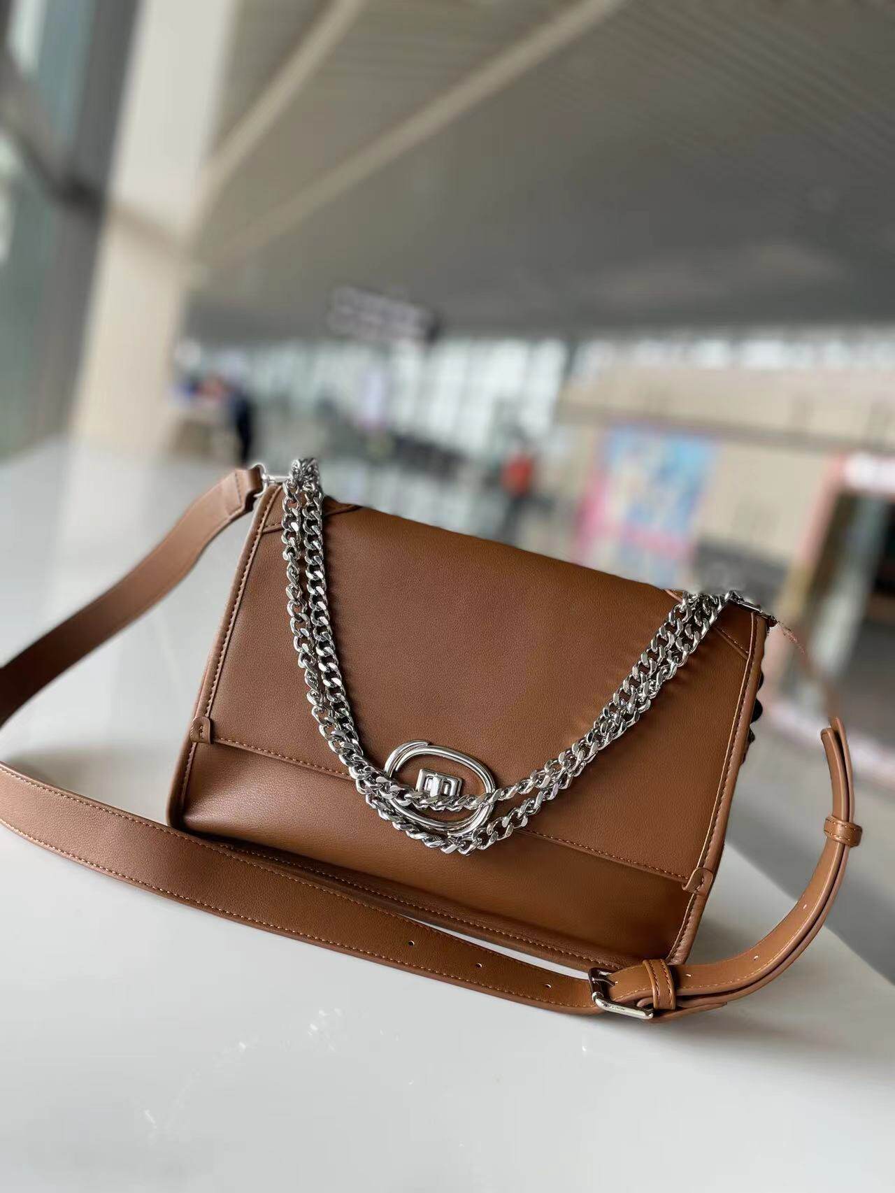 都宝路女包软皮斜挎包宽肩带高级感复古欧美时尚单肩包腋下包法国