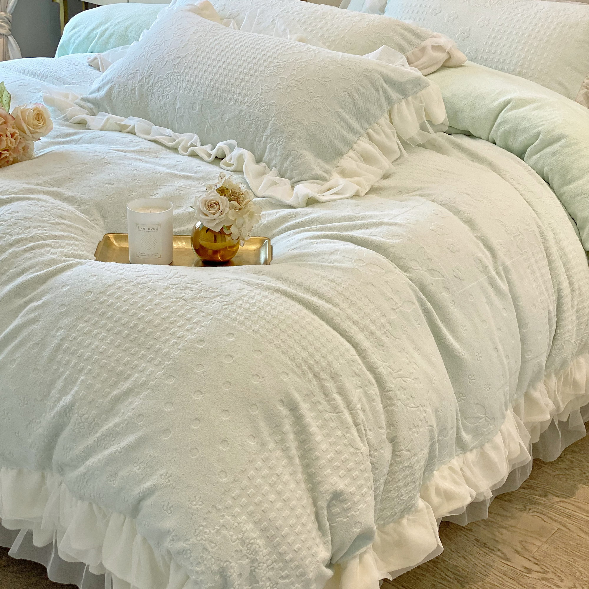 床单四件套牛奶绒韩式雕花