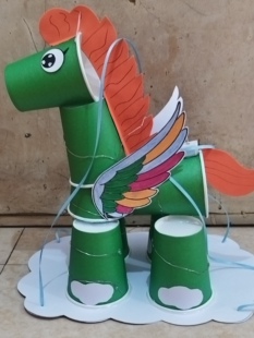 2026年新年礼物儿童元旦手工马灯笼幼儿园装饰挂饰