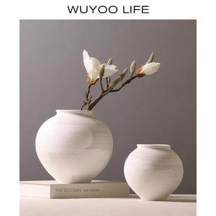 侘寂风茶室博古架简约手工拉坯书剑罐样板间细陶罐子白色陈设品