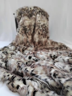 中长狐狸毛灰白豹纹点点仿皮草毯 黑灰色系提花皮草搭毯现货
