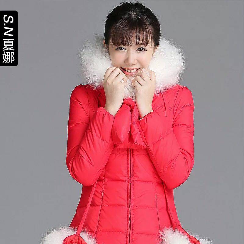99.9元清仓！！！夏娜中长款修身红色羽绒服