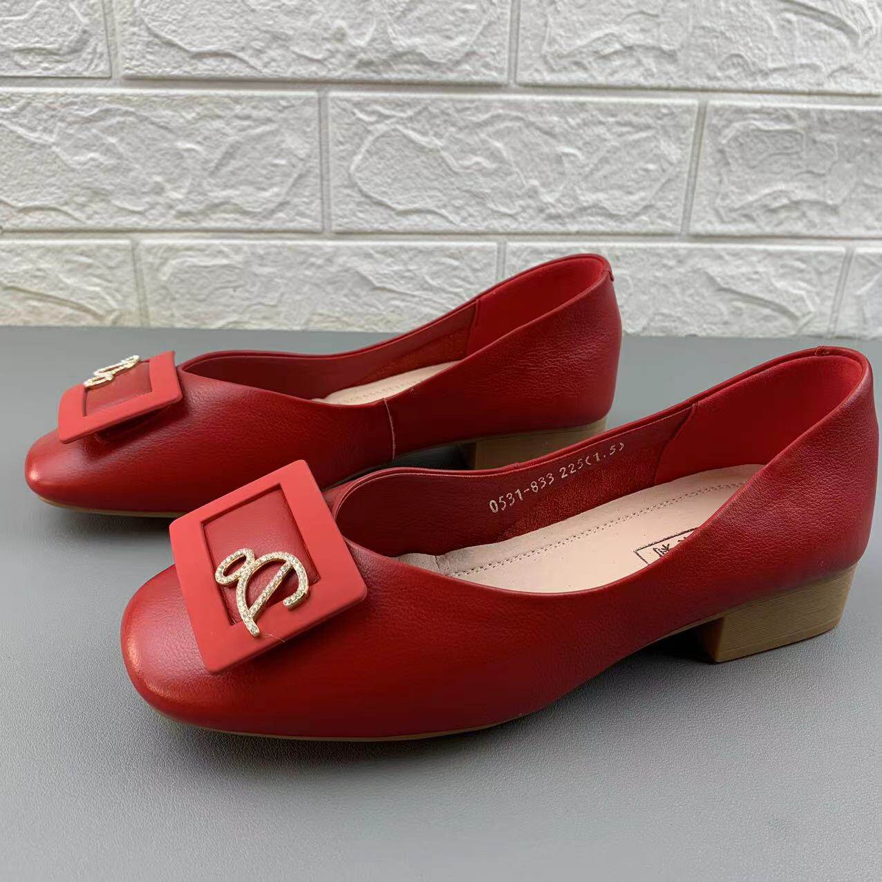 品牌撤柜断码真皮迪兰朵莉女鞋2022年春季新款浅口套脚休闲百搭单