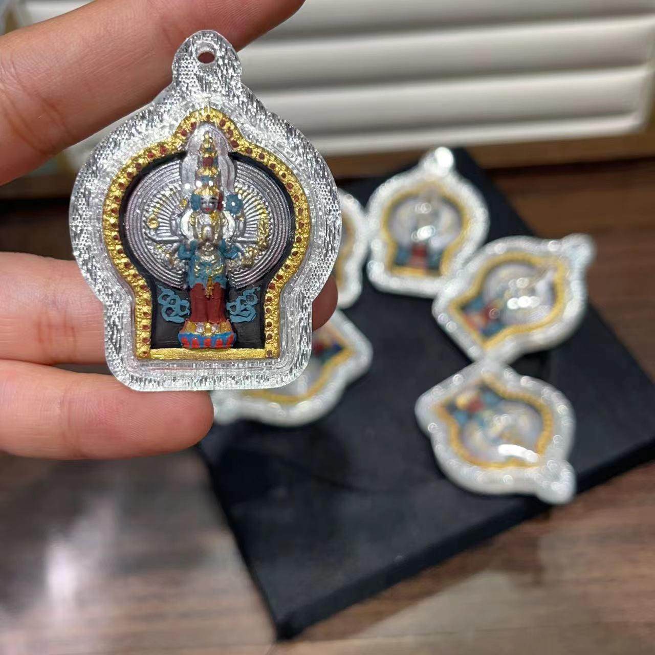 藏矿物质彩绘千手千眼观世音嘎乌盒吊坠 本命佛随银色唐卡 TY2406