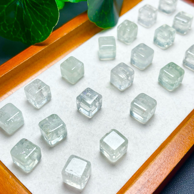 天然绿水晶方糖通孔 规格10mm diy手串项链 ZW835