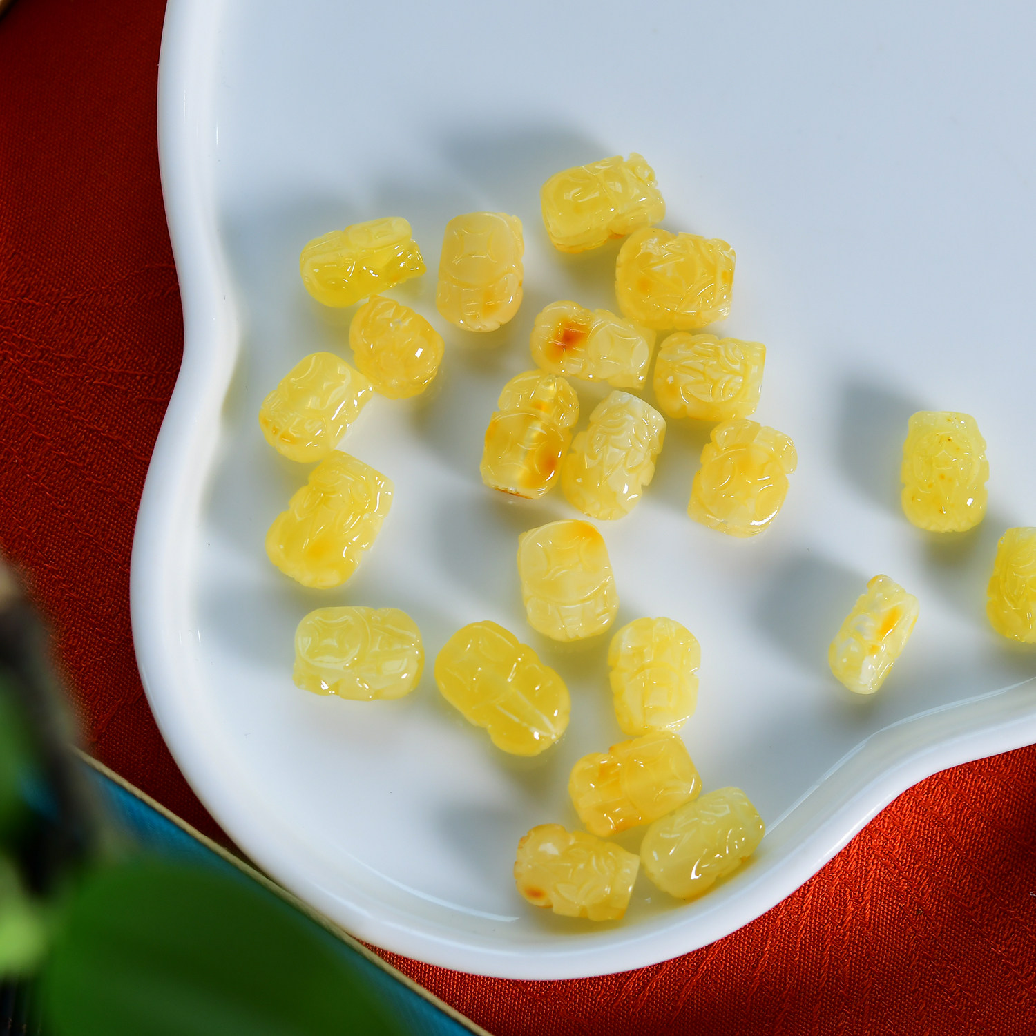 天然蜜蜡黄蜜琥珀貔貅通孔配件 DIY串珠手工手链项链配饰 LH724