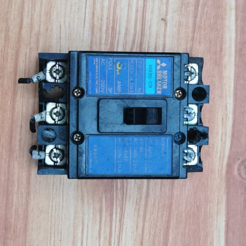 二手三菱AV220V3.2A设备液磁断路器3P外壳有破损实拍看好下单