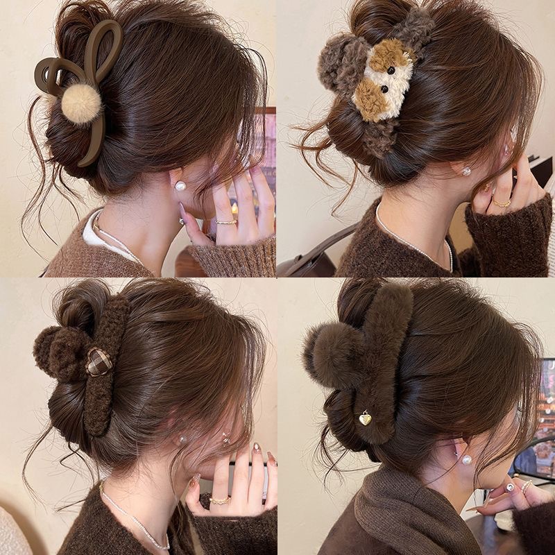 可爱小狗秋冬毛绒抓夹大号2025新款鲨鱼夹高级感发量多后脑勺头饰