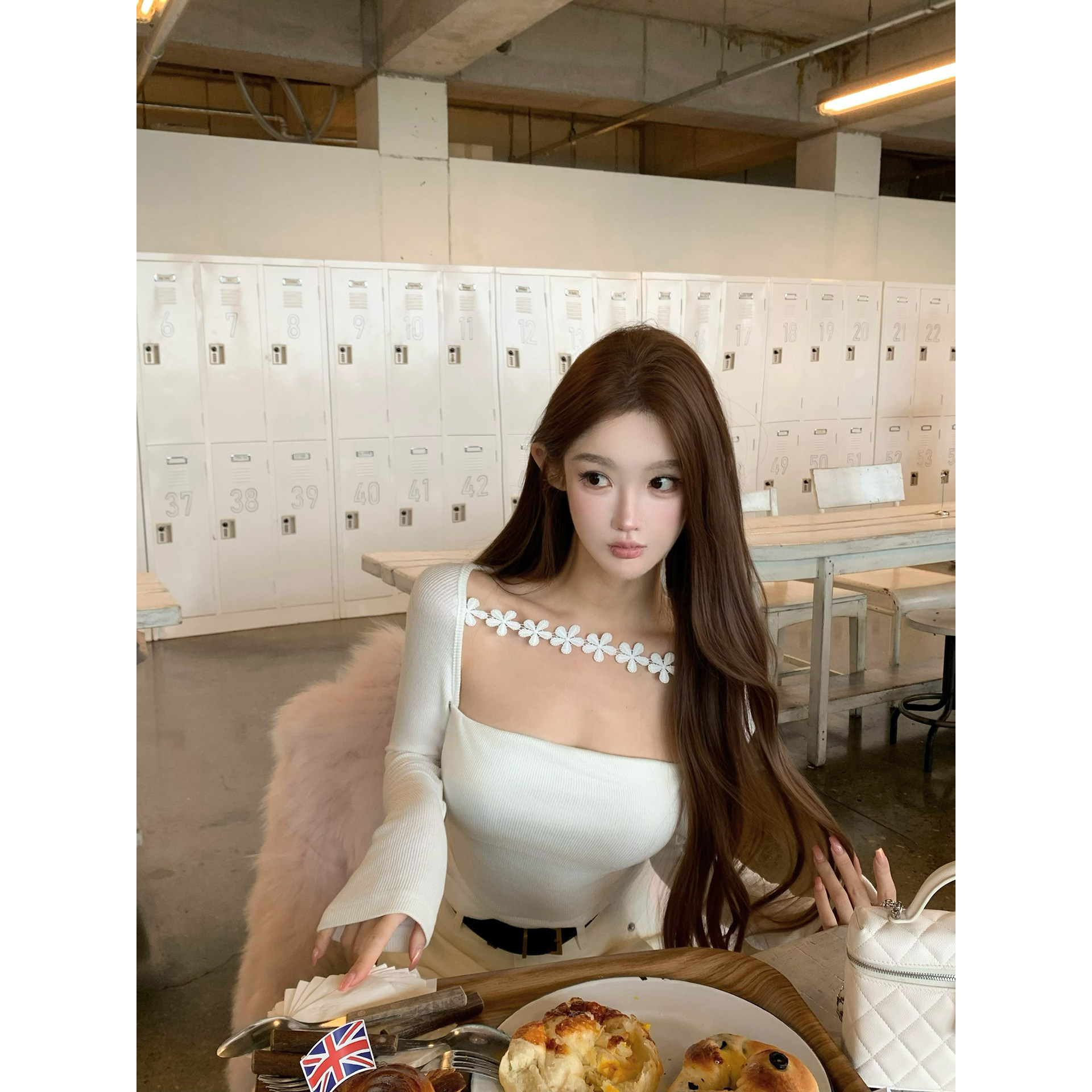 JOEY 12.8 20:00 暧昧期【纯欲推荐】刺绣花朵一字领两穿长袖