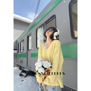 魔女MoNvKiKiPlus「雪月」大码 B683 微胖V领蕾丝温柔风毛衣上衣