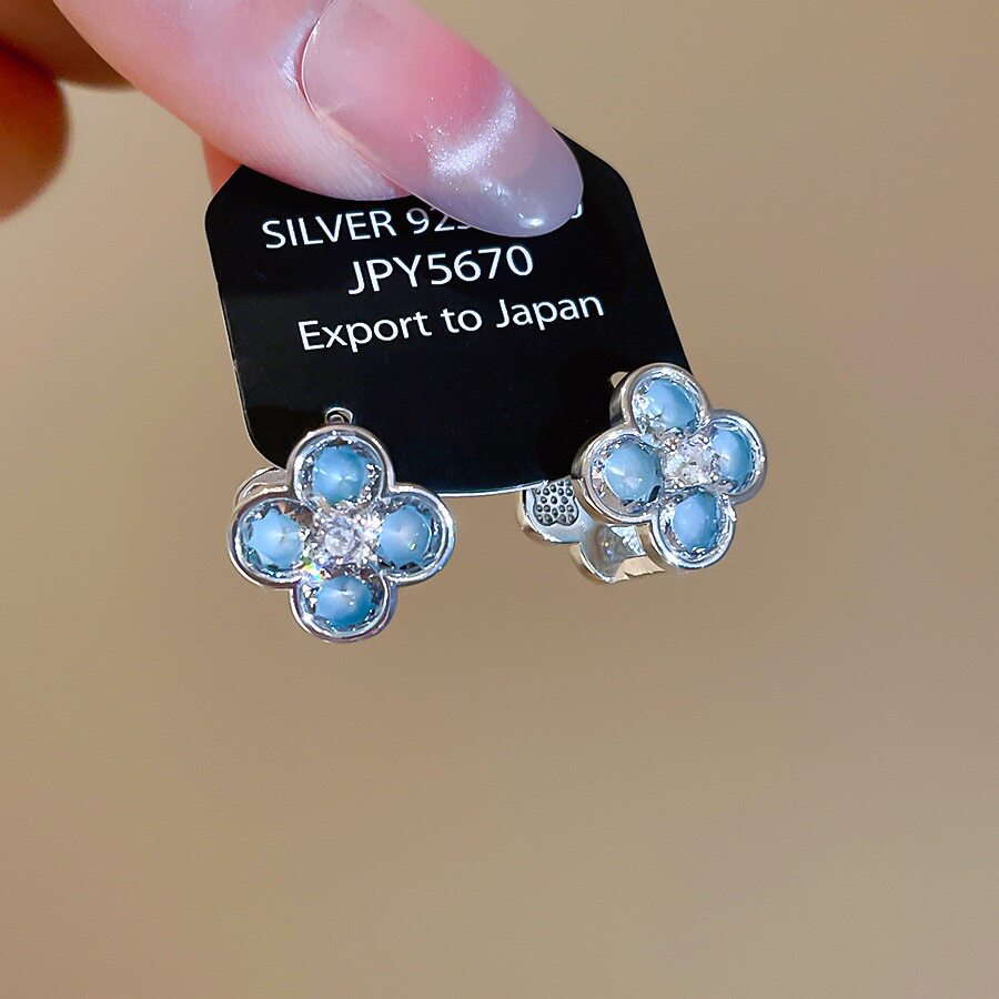 蓝色四叶草耳钉女士轻奢高级感气质耳环法式独特小众简约耳饰87