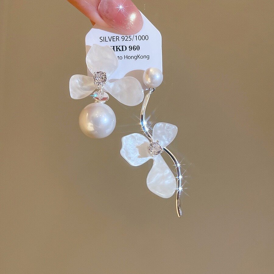 超仙白色花瓣珍珠耳钉女小众独特不对称设计耳环新款耳坠耳饰60