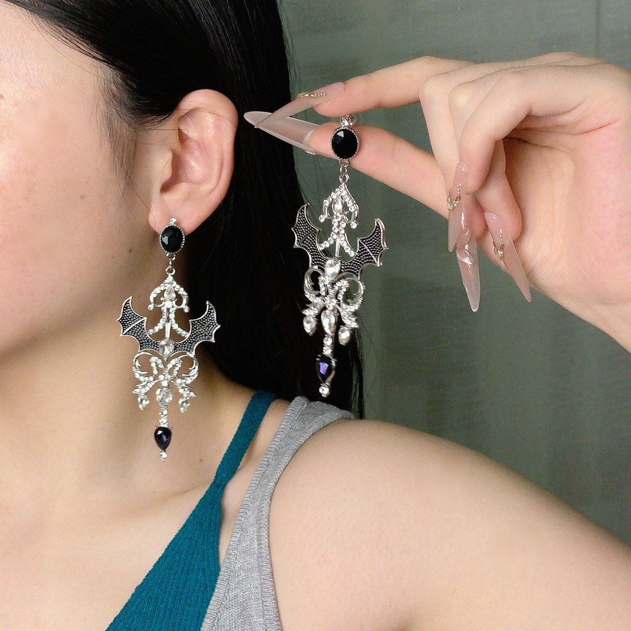 暗黑甜酷镶钻蝙蝠翅膀水滴长款耳环时尚欧美气质高级31夸张耳饰女