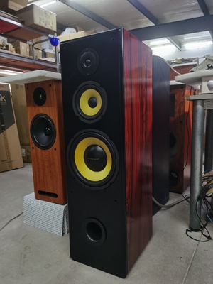 音乐剑神，10.2号，三分频落地音箱，音分三路，烧灼八方。