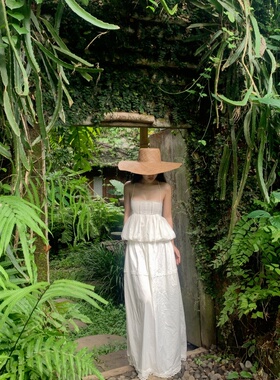 Rowi 灯笼花苞可调节蕾丝棉吊带背心多层爱心镂空蕾丝长裙春夏女