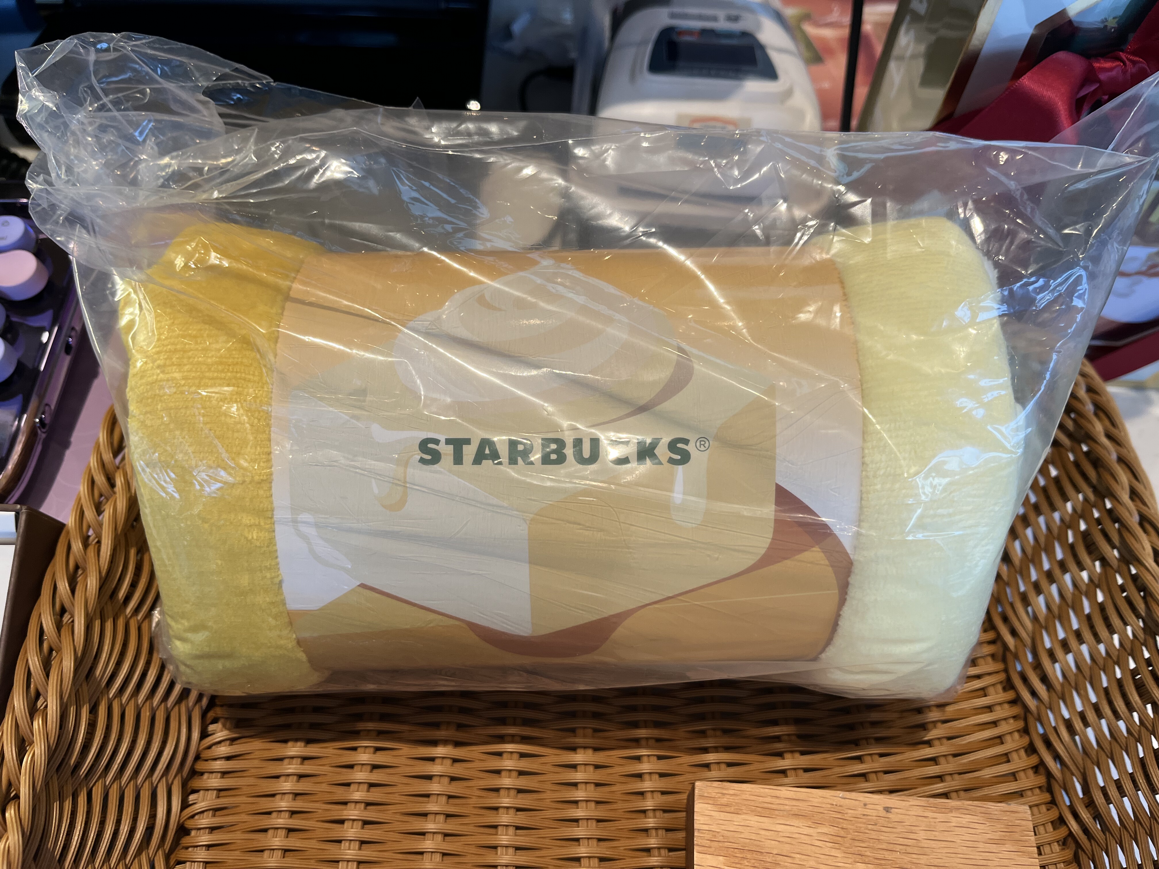 全新星巴克周边芝士系列造型图案暖绒绒毛绒