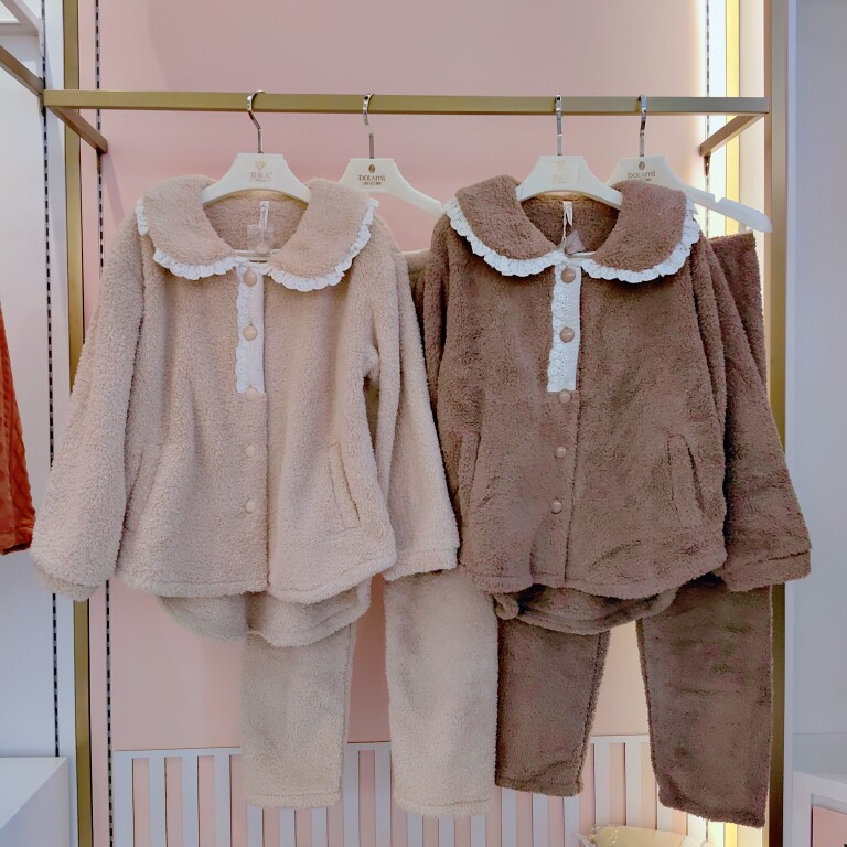 多拉美秋冬珊瑚绒女士睡衣开扣珍贝绒甜美韩版可爱宽松家居服套装高性价比高么？
