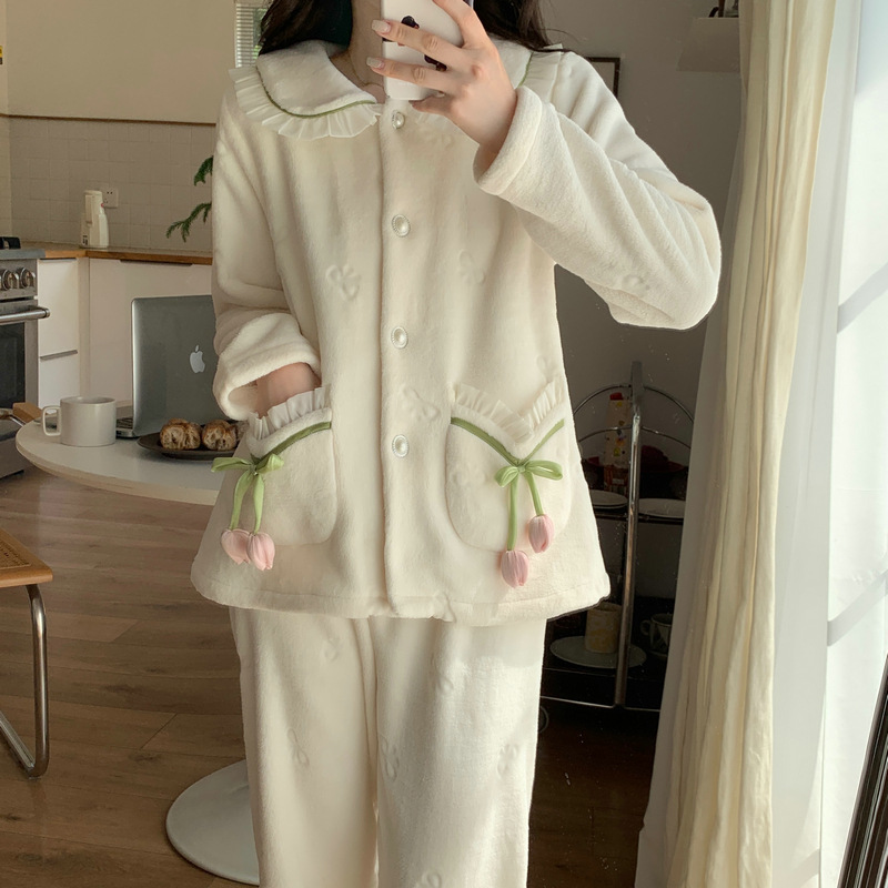 喔密哒秋冬季新款甜美可爱郁金香装饰加厚保暖珊瑚绒女士睡衣套装