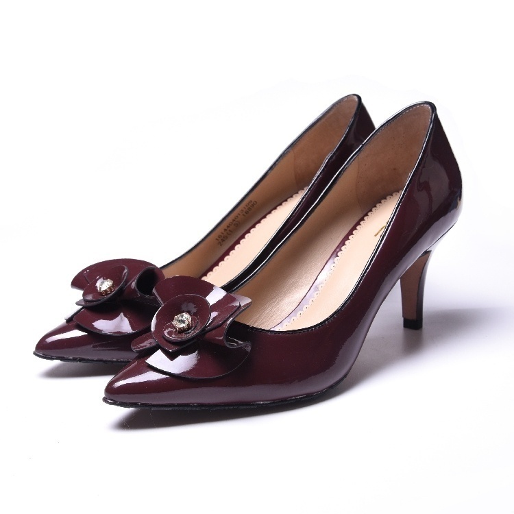 aee爱意真皮撤柜通勤纯色女单鞋