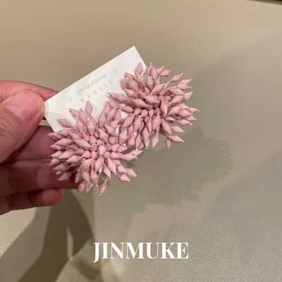 JINMUKE韩国进口时尚首饰品粉色吸睛爆炸花气质显脸小耳钉项链新