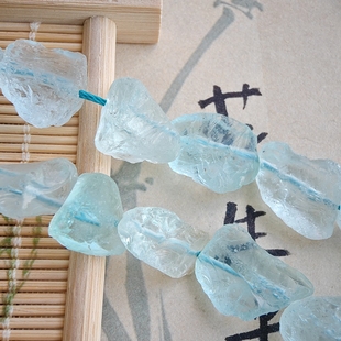 海蓝宝大颗粒水晶压电原石有孔吊坠手链饰品蓝色水晶矿12 14mm