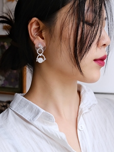 月白薄暮|花植手作原创设计 耳钉水沫玉白水晶气质耳夹手链