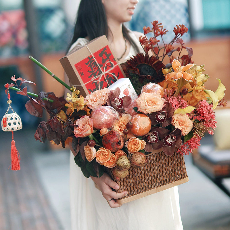 中秋节高档礼品月饼鲜花水果礼盒图片