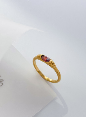 日韩时尚百搭气质小巧精致迷你鹅蛋红锆石钛钢戒指镀金指环中指女