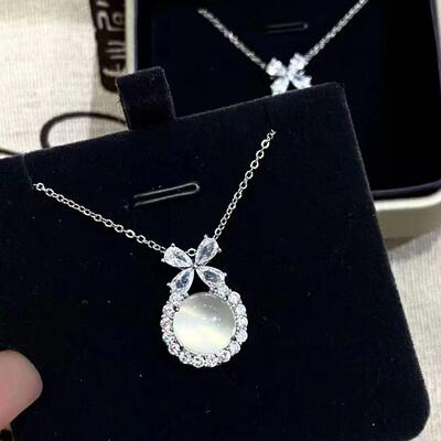 本命年高冰马达加斯加玉髓吊坠镶嵌925银小玉髓圆心吊坠玉礼物