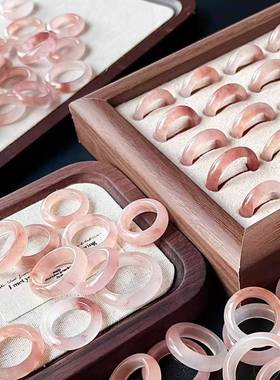 本命年桃花酿戒指新疆天山翠飘花玉石戒指跑环礼物