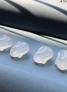 本命年冰种荔枝冻白玉髓玛瑙玉石趴趴兔小兔子手链配件礼物