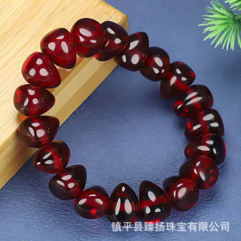 本命年琥珀血珀红色原石打磨蜜蜡手链手串女款随形手串手链都市风