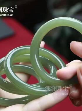 本命年和田玉湖水绿绿色青料阿富汗玉石手镯青色晴水料复古圆条玉