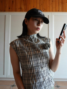 虚线的挽歌 格纹立领无袖圆领背心女修身短款精致套衫夏季上衣