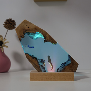 海洋溶洞鲸鱼潜水员桌面摆件创意艺术装置实木树脂灯生日礼物饰品