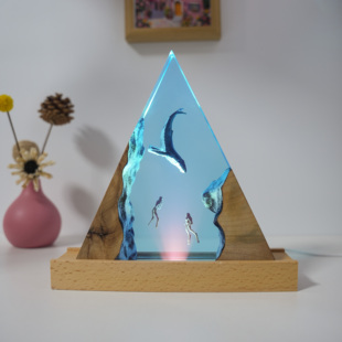 鲸鱼水肺装饰树脂礼物桌面摆件送人木灯海底世界小夜灯海洋风溶洞