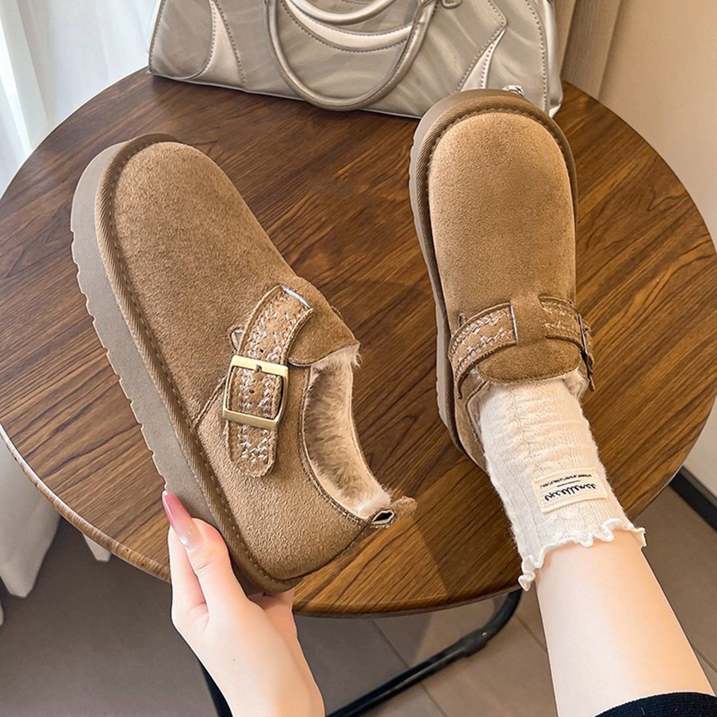 英伦风圆头绒面深口单鞋