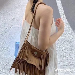 流苏麂皮单肩斜挎包小方包 秋冬新款 直邮～韩国代购 小众minitmute