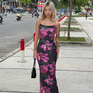 东南亚度假风花朵印花吊带连衣裙2026夏季新款辣妹性感包臀长裙女